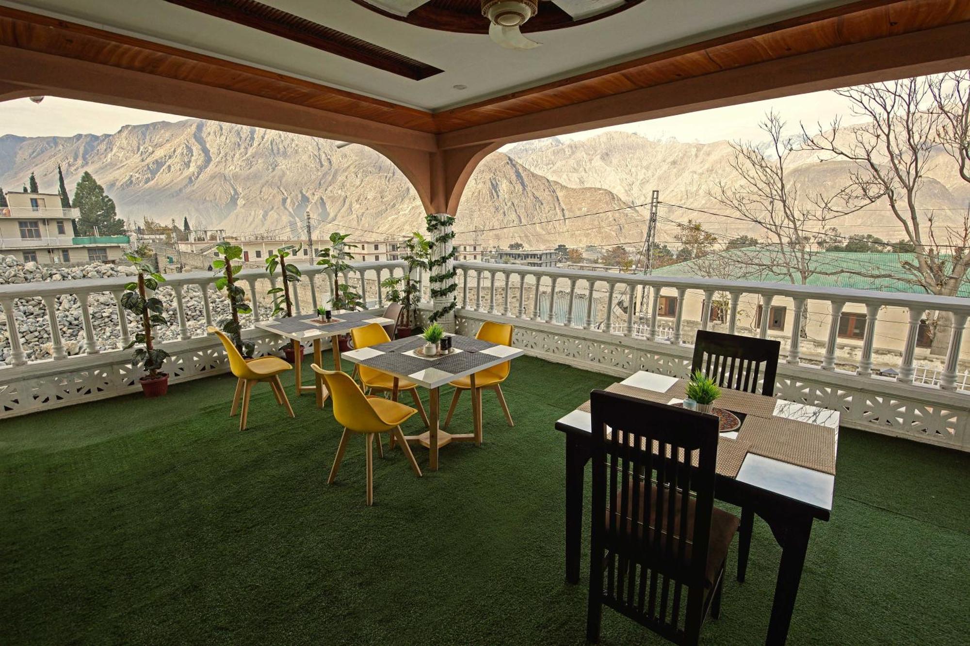Hotel Oak Residency Gilgit Zewnętrze zdjęcie