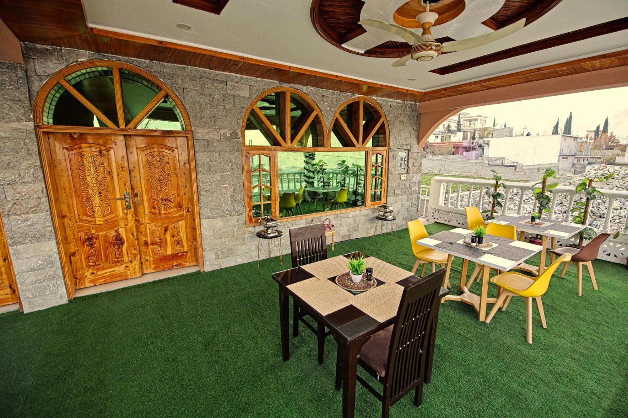 Hotel Oak Residency Gilgit Zewnętrze zdjęcie
