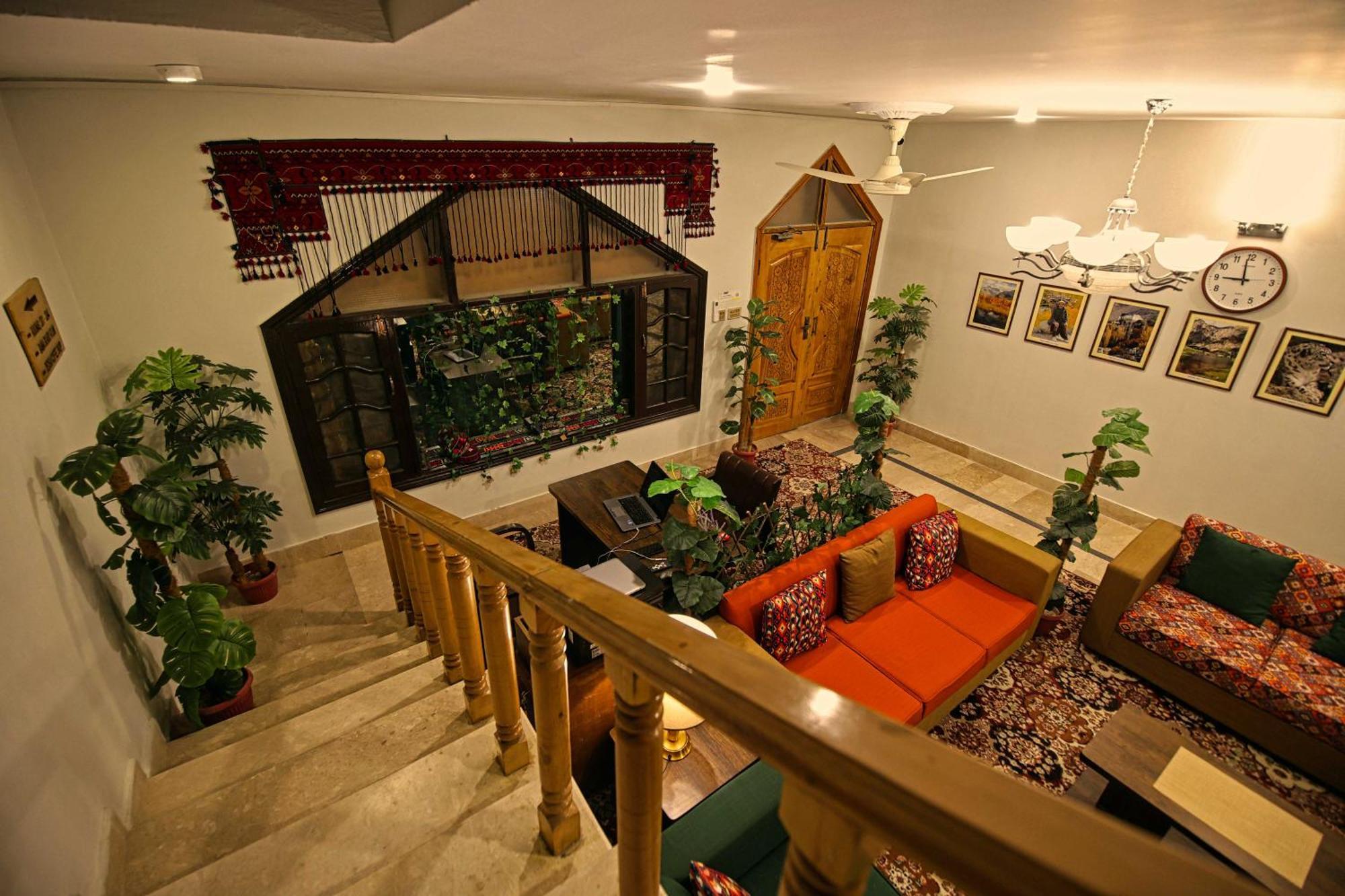 Hotel Oak Residency Gilgit Zewnętrze zdjęcie