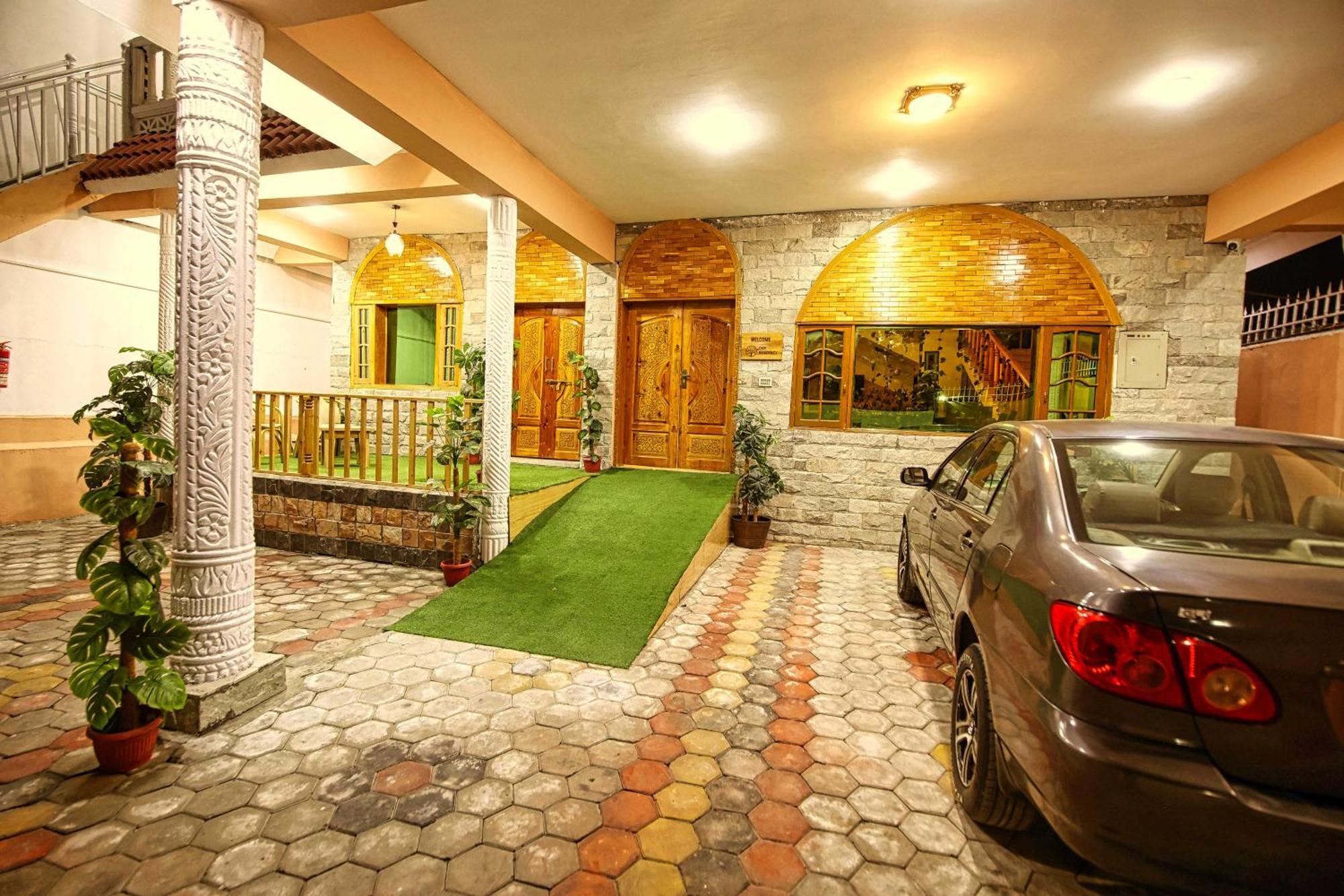 Hotel Oak Residency Gilgit Zewnętrze zdjęcie